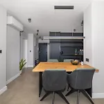 Pied-a-terre By Belmont Realty Ζαντάρ