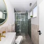 Pied-a-terre By Belmont Realty Διαμέρισμα