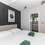 Pied-a-terre By Belmont Realty Διαμέρισμα *