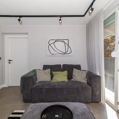 Pied-a-terre By Belmont Realty Apartamento Zadar
