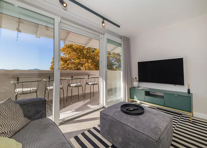 Pied-a-terre By Belmont Realty * Zadar