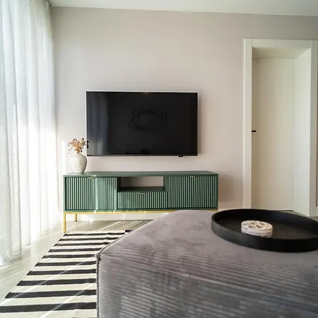 Pied-a-terre By Belmont Realty Apartment