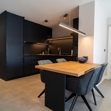 Pied-a-terre By Belmont Realty * 자다르