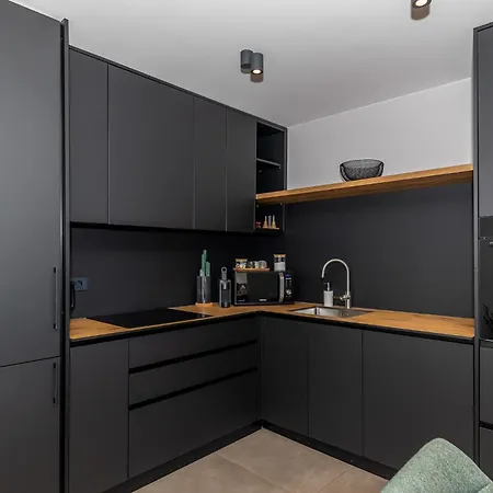 Pied-a-terre By Belmont Realty *